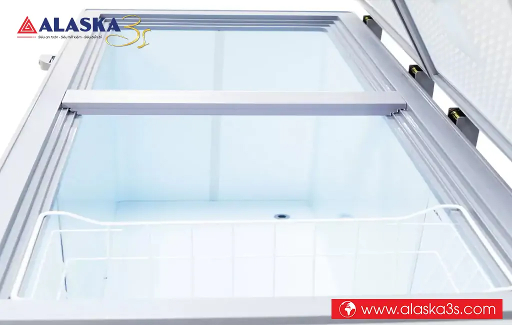 Foam tủ đông mát Alaska BCD-4567N dày dặn tránh thất thoát nhiệt
