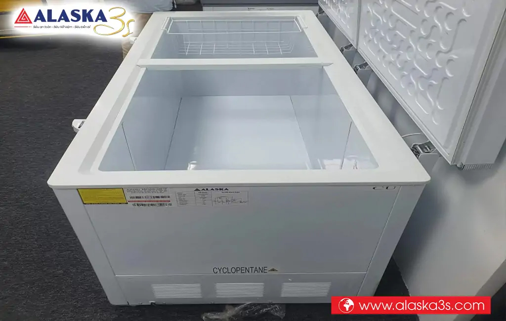 Hình ảnh thực tế tủ đông Alaska inverter HB-650CI chính hãng